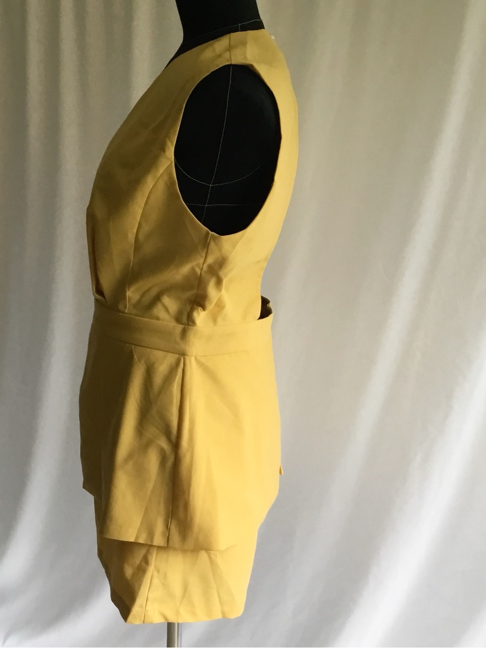 Yellow Deep-V Sleeveless Romper - Picture 3 of 8